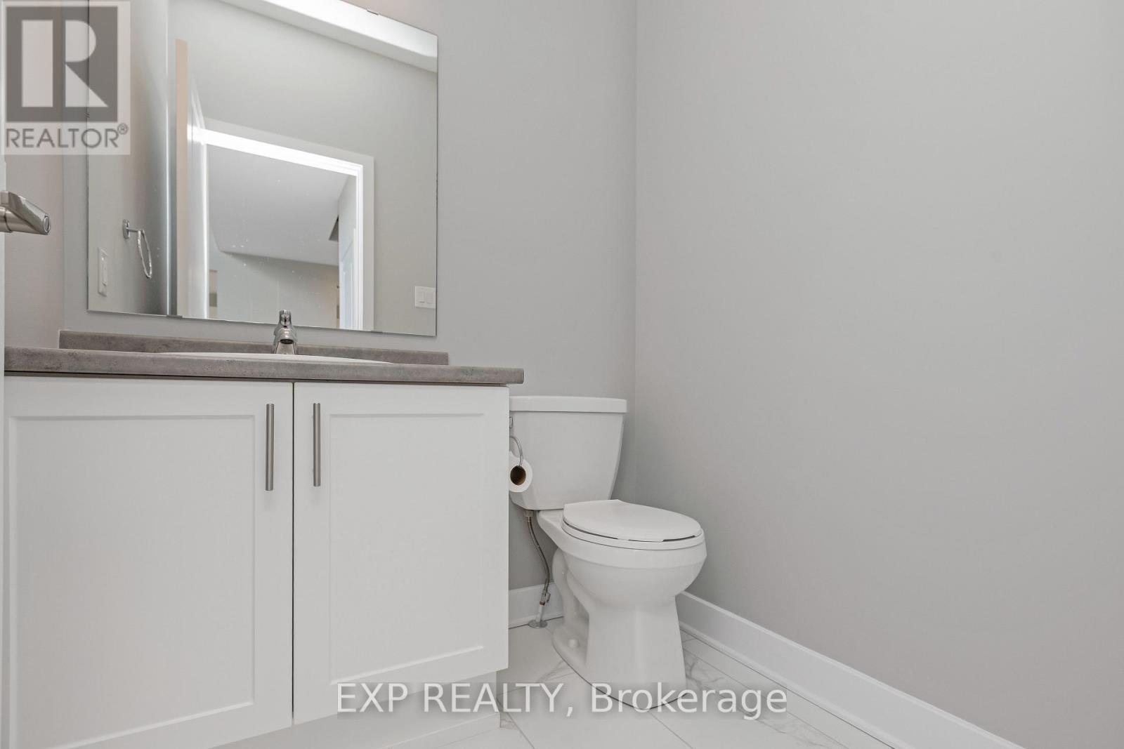 












584 PAAKANAAK AVENUE

,
Ottawa,




Ontario
K1X0J6

