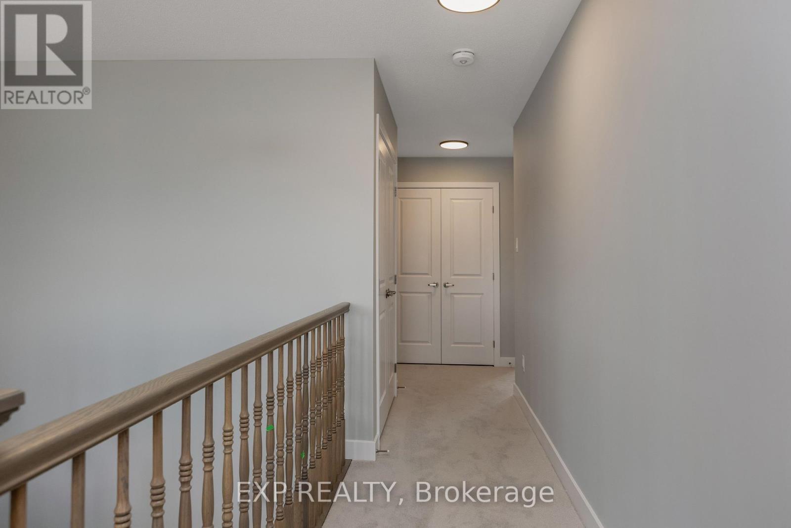 












584 PAAKANAAK AVENUE

,
Ottawa,




Ontario
K1X0J6

