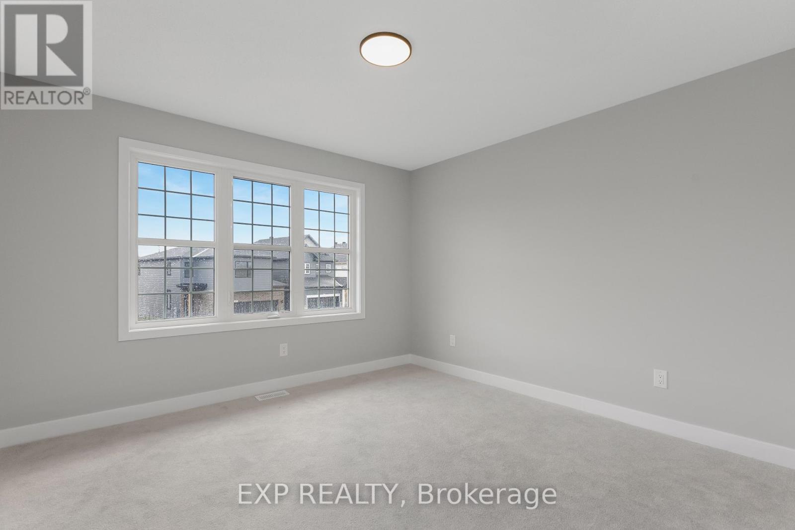 












584 PAAKANAAK AVENUE

,
Ottawa,




Ontario
K1X0J6

