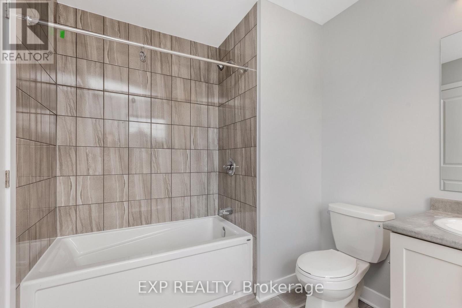 












584 PAAKANAAK AVENUE

,
Ottawa,




Ontario
K1X0J6

