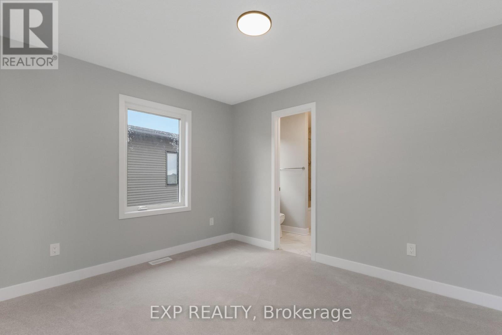 












584 PAAKANAAK AVENUE

,
Ottawa,




Ontario
K1X0J6

