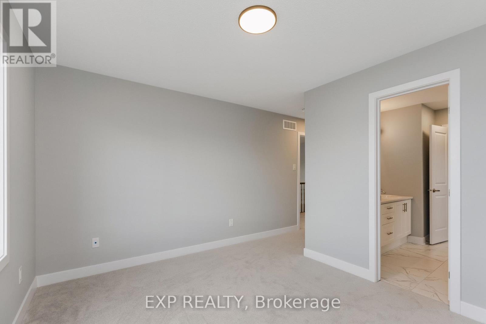 












584 PAAKANAAK AVENUE

,
Ottawa,




Ontario
K1X0J6


