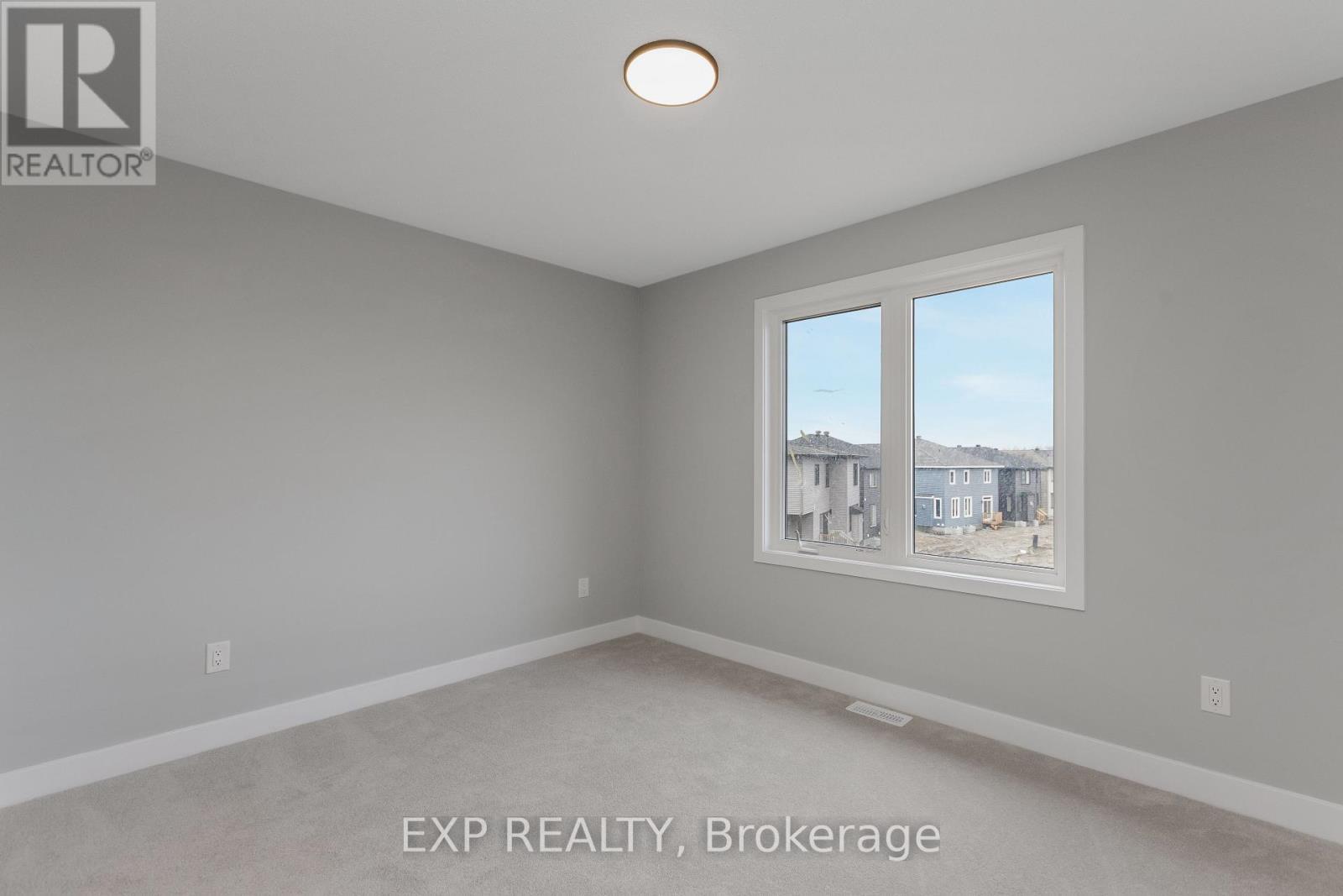 












584 PAAKANAAK AVENUE

,
Ottawa,




Ontario
K1X0J6

