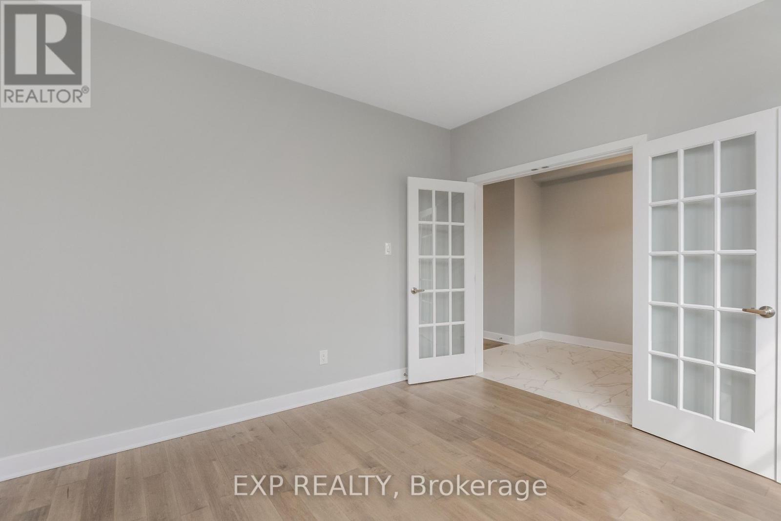 












584 PAAKANAAK AVENUE

,
Ottawa,




Ontario
K1X0J6

