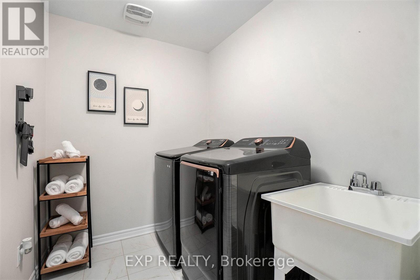 












276 TURNBUCKLE CRESCENT

,
Ottawa,




Ontario
K2J7B6

