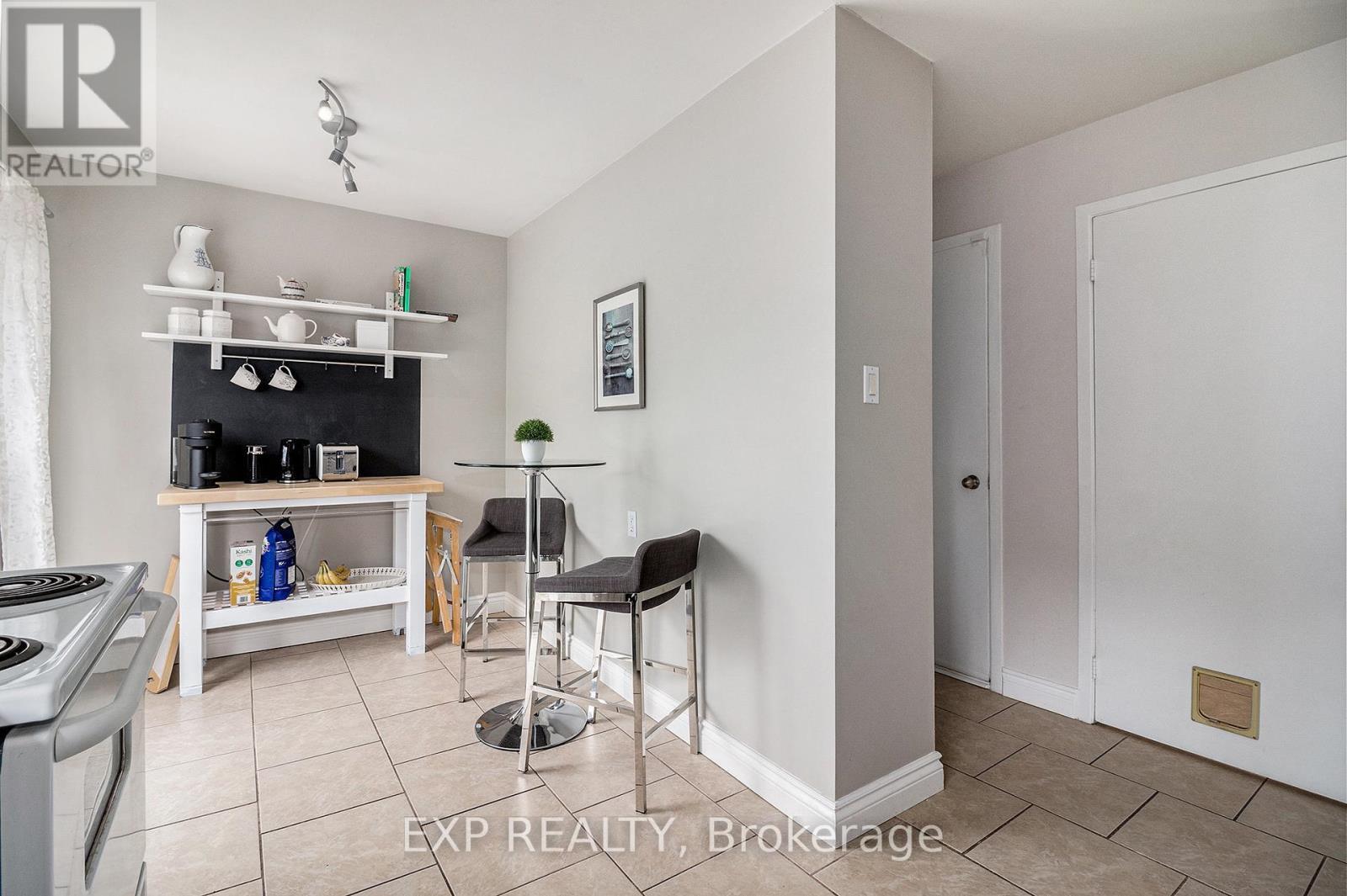 












302 COTE-ROYALE CRESCENT

,
Ottawa,




Ontario
K1E3L7

