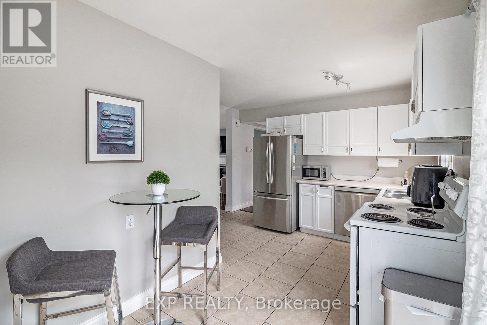 












302 COTE-ROYALE CRESCENT

,
Ottawa,




Ontario
K1E3L7


