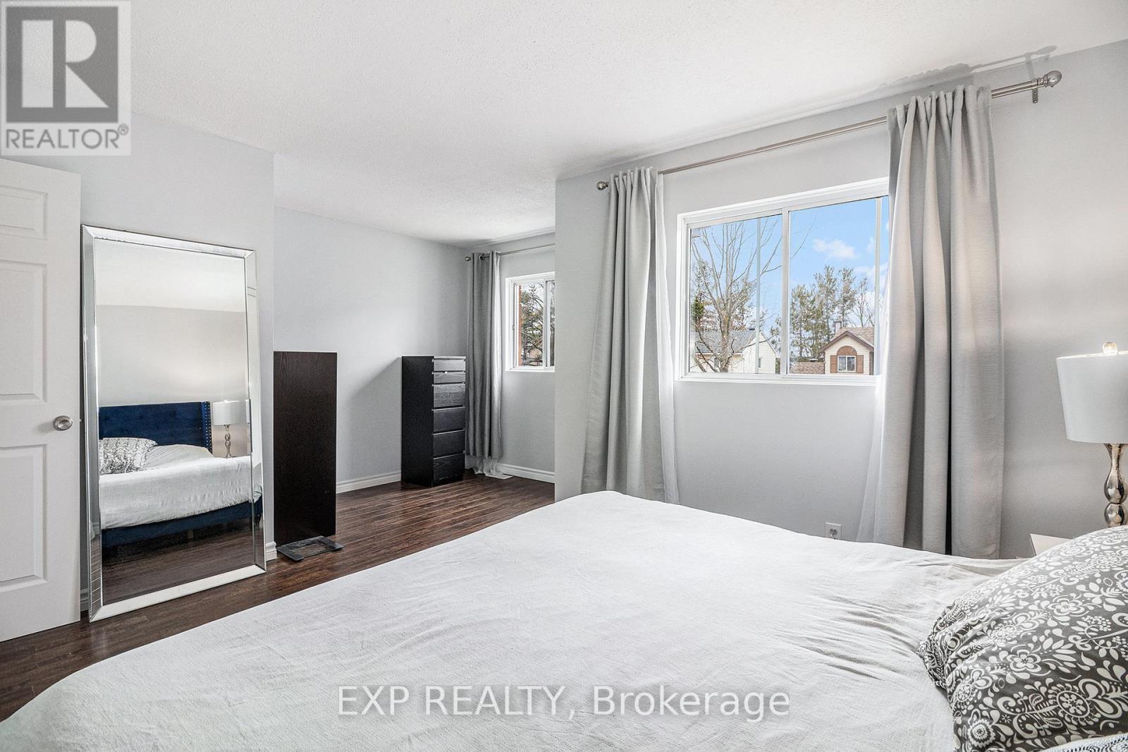 












302 COTE-ROYALE CRESCENT

,
Ottawa,




Ontario
K1E3L7

