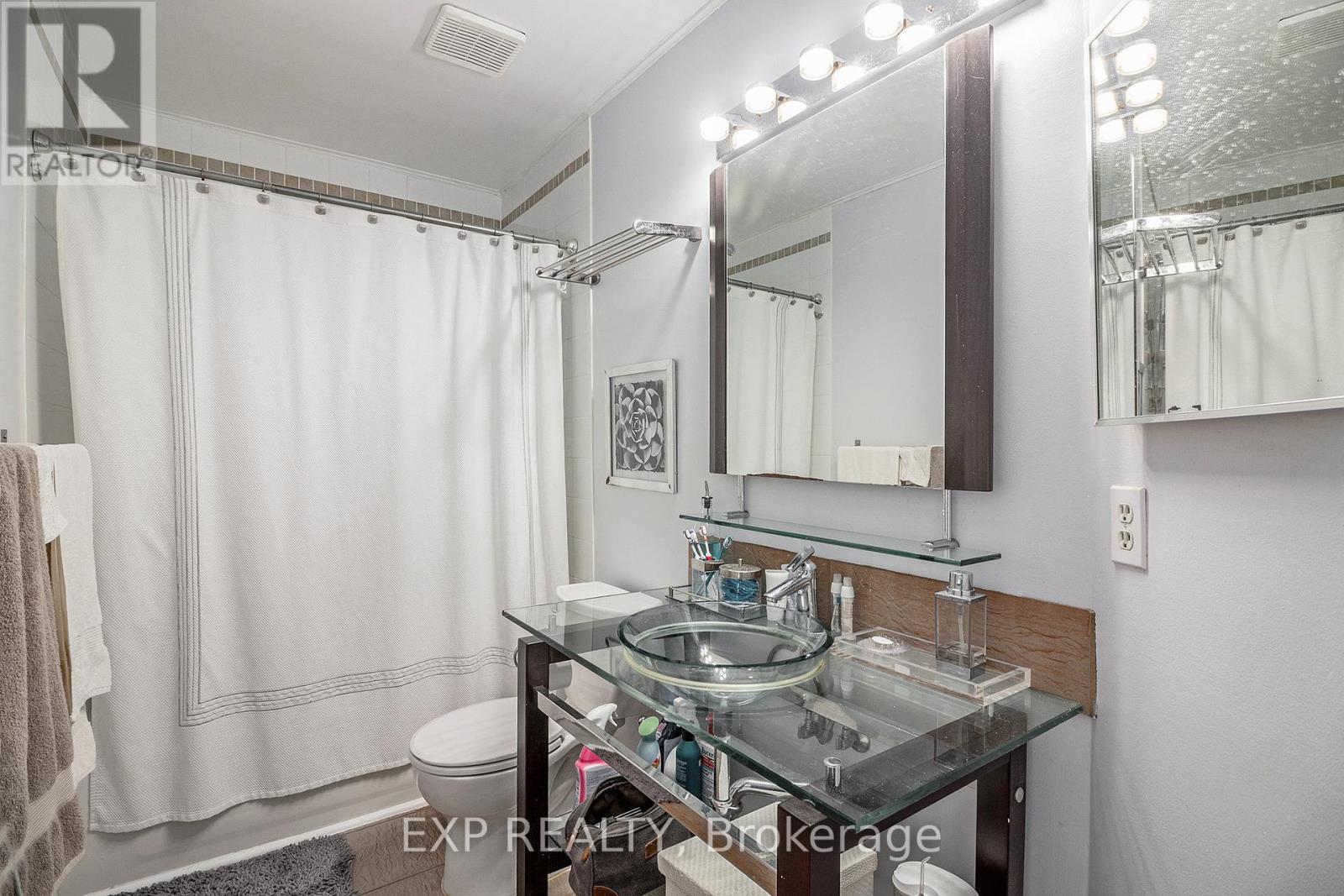 












302 COTE-ROYALE CRESCENT

,
Ottawa,




Ontario
K1E3L7

