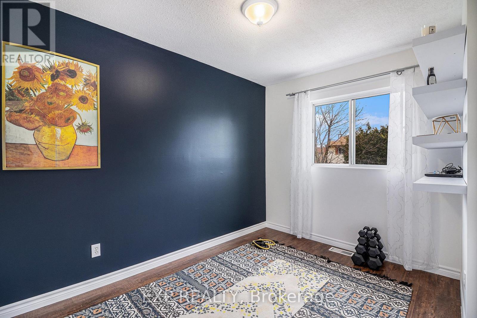 












302 COTE-ROYALE CRESCENT

,
Ottawa,




Ontario
K1E3L7

