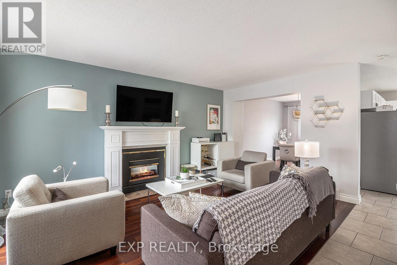












302 COTE-ROYALE CRESCENT

,
Ottawa,




Ontario
K1E3L7


