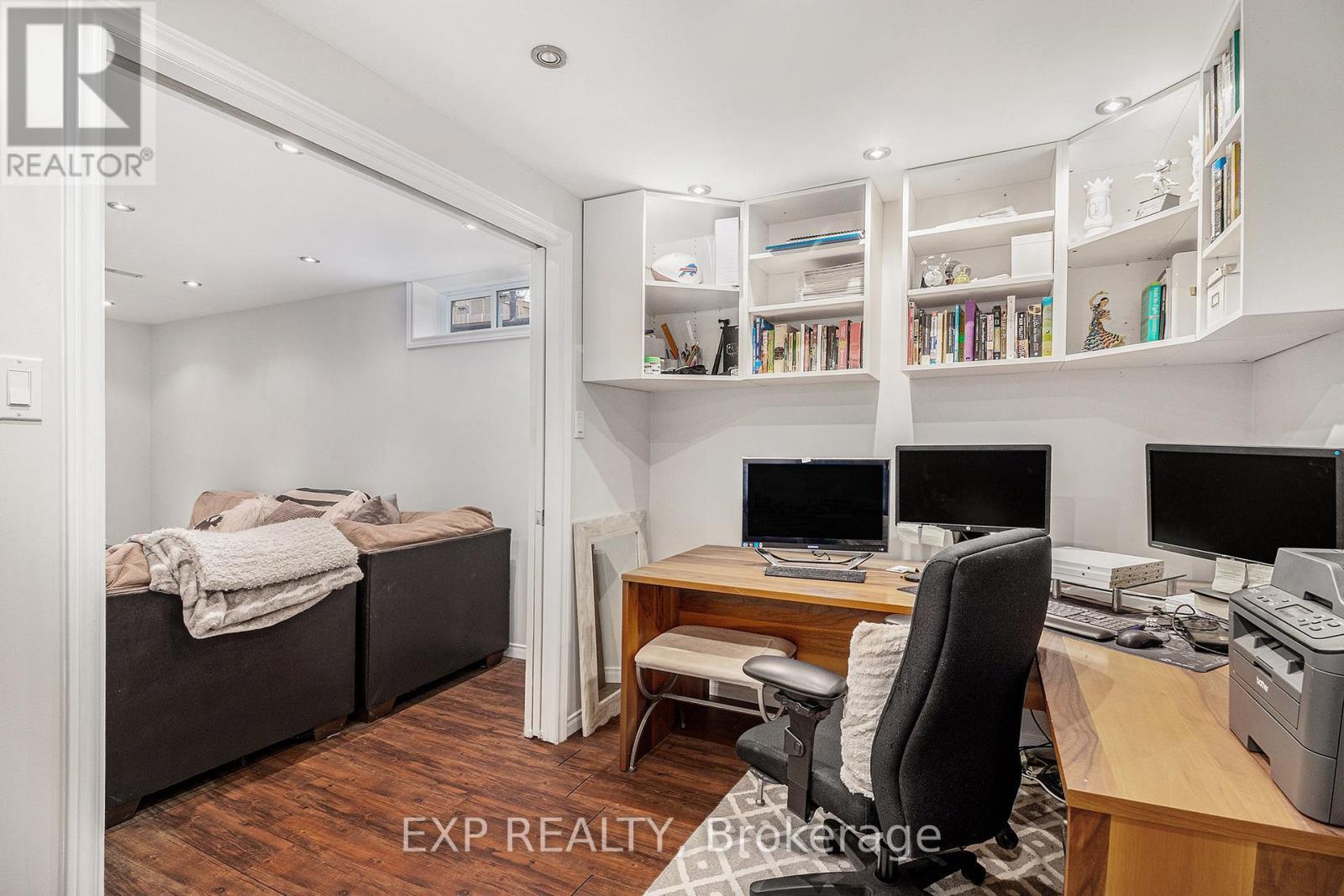 












302 COTE-ROYALE CRESCENT

,
Ottawa,




Ontario
K1E3L7

