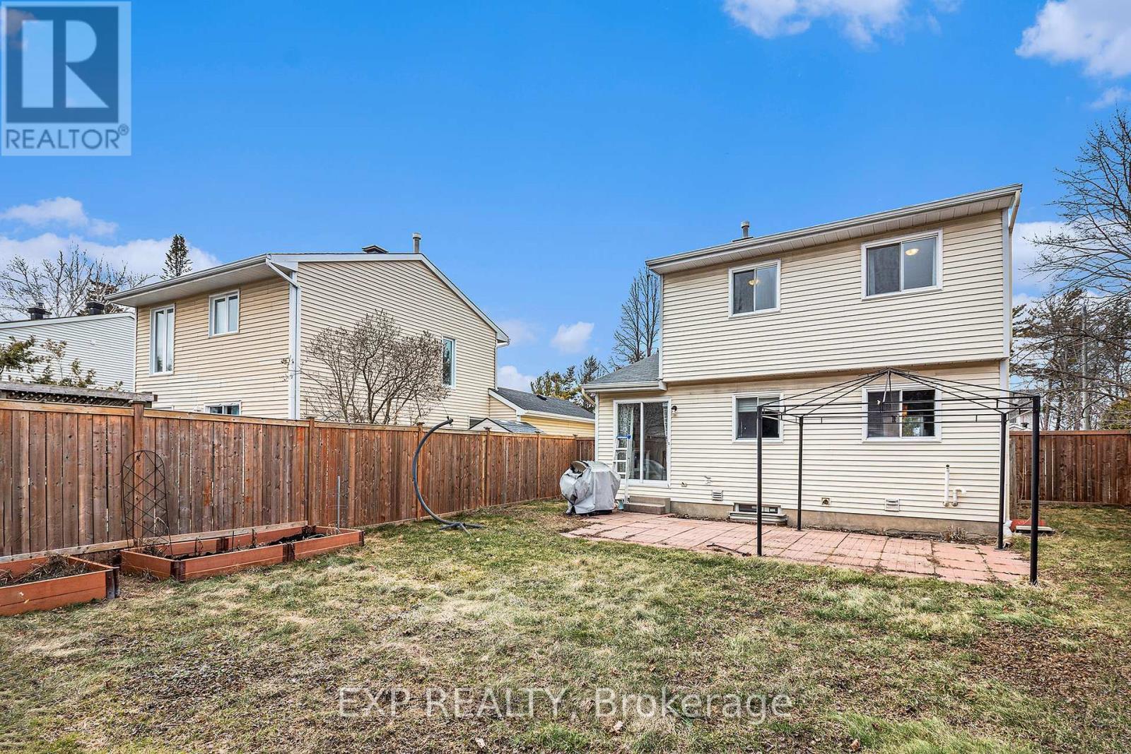 












302 COTE-ROYALE CRESCENT

,
Ottawa,




Ontario
K1E3L7

