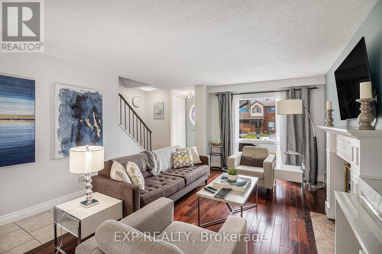 












302 COTE-ROYALE CRESCENT

,
Ottawa,




Ontario
K1E3L7

