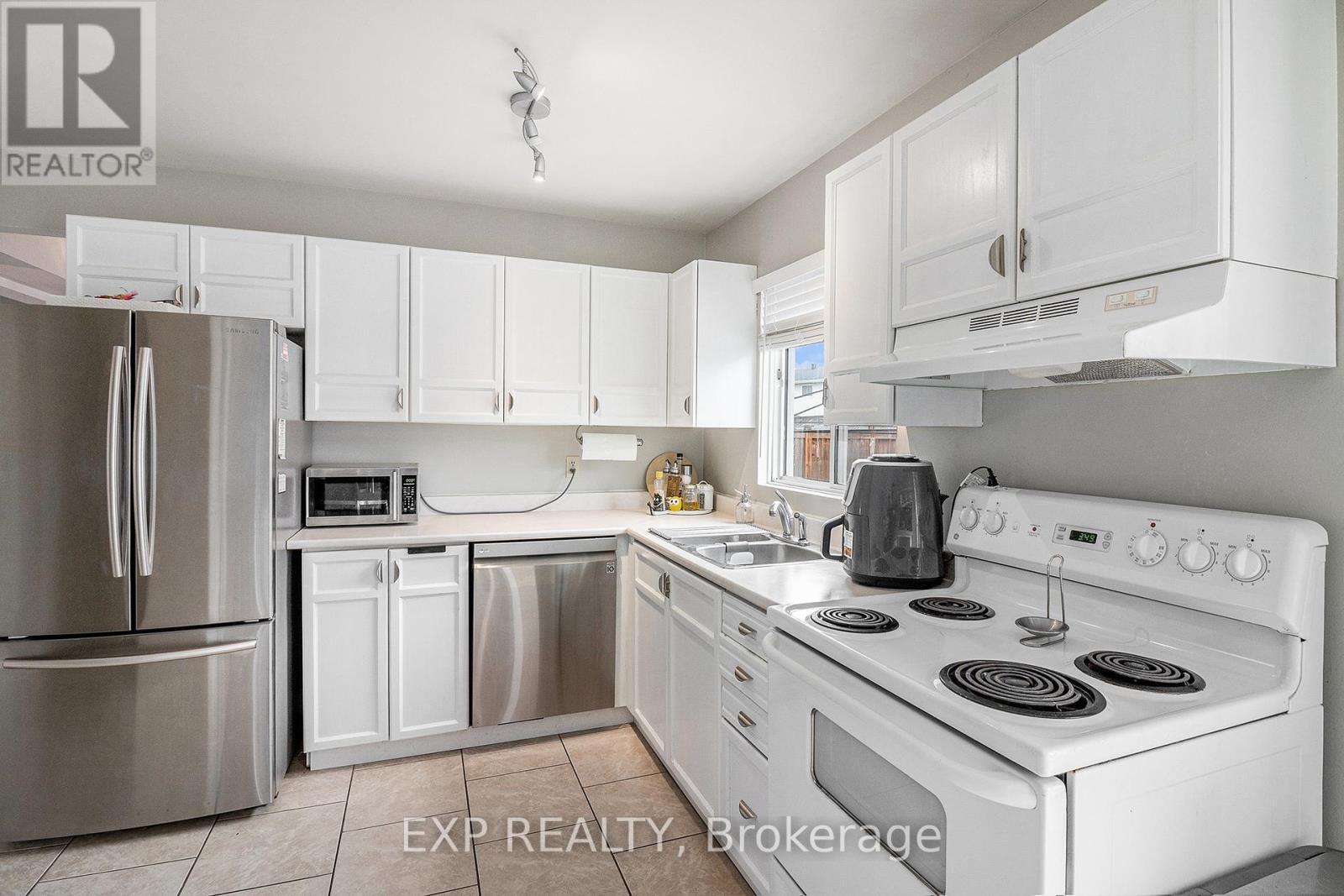 












302 COTE-ROYALE CRESCENT

,
Ottawa,




Ontario
K1E3L7


