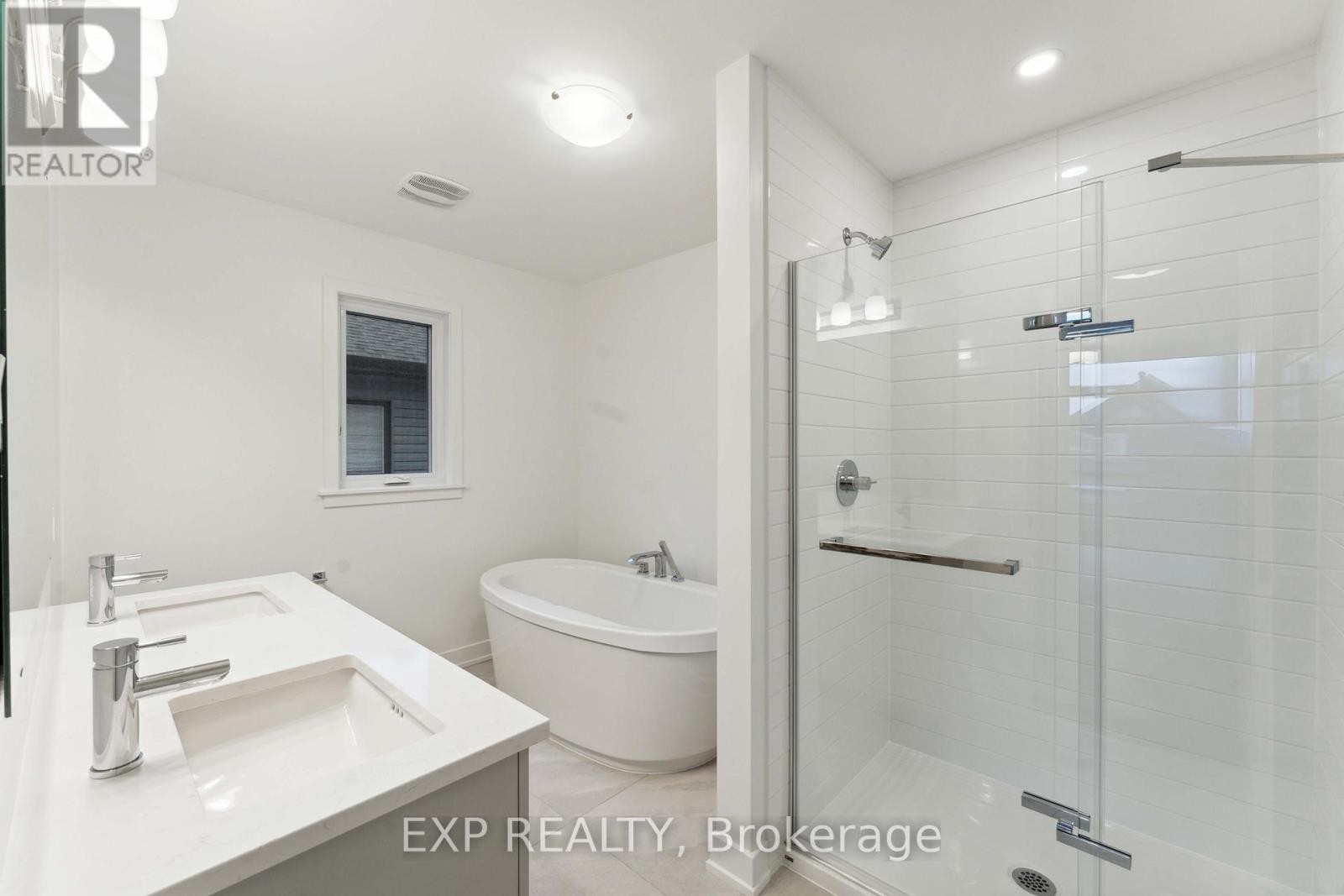 












3364 FINDLAY CREEK DRIVE

,
Ottawa,




Ontario
K1T0V5

