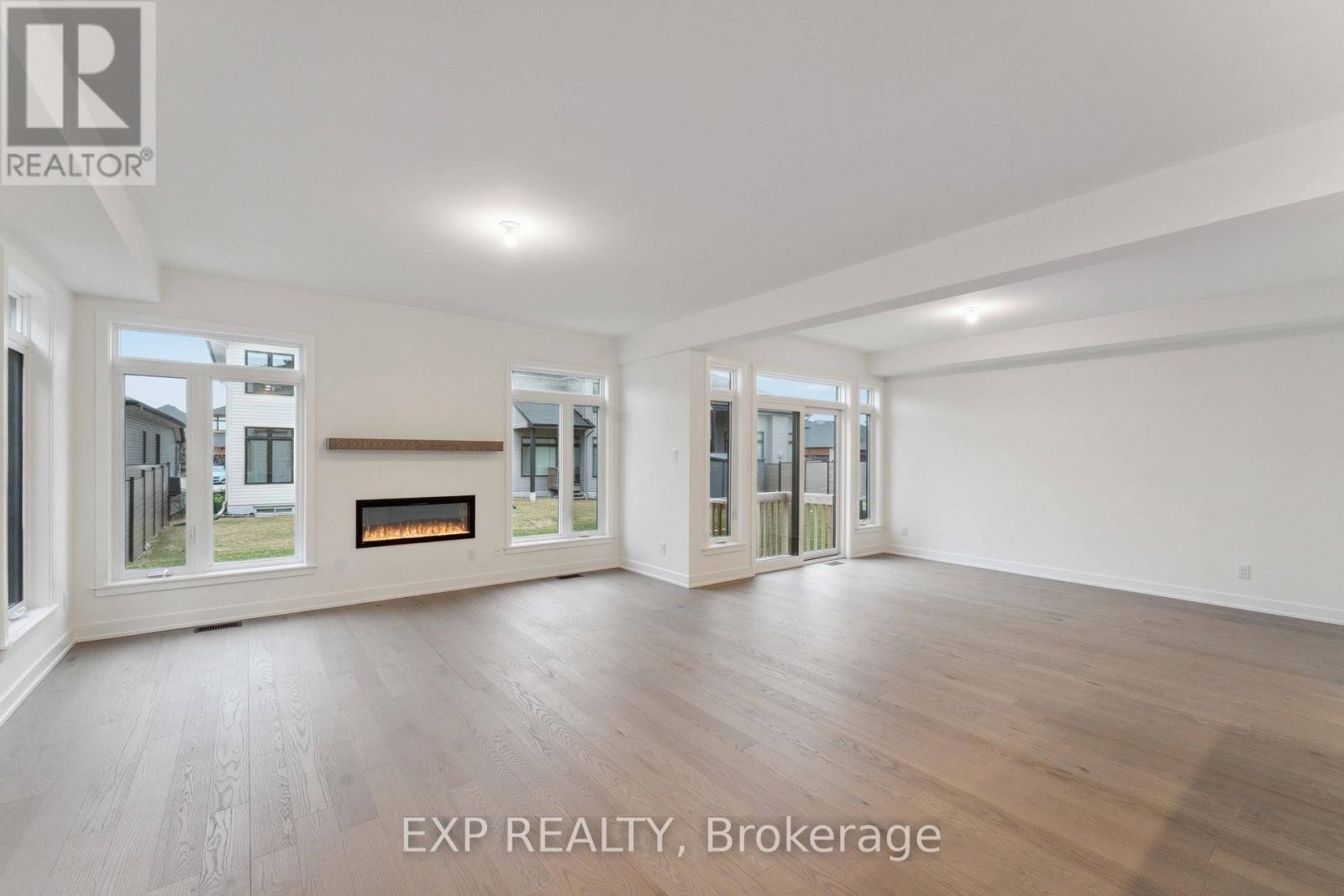 












3364 FINDLAY CREEK DRIVE

,
Ottawa,




Ontario
K1T0V5

