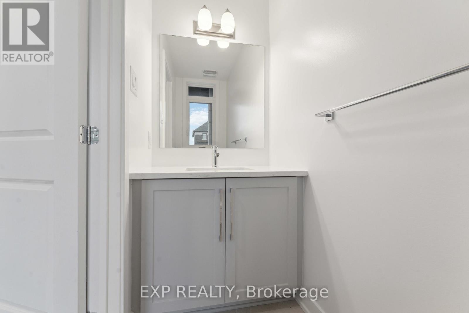 












3364 FINDLAY CREEK DRIVE

,
Ottawa,




Ontario
K1T0V5

