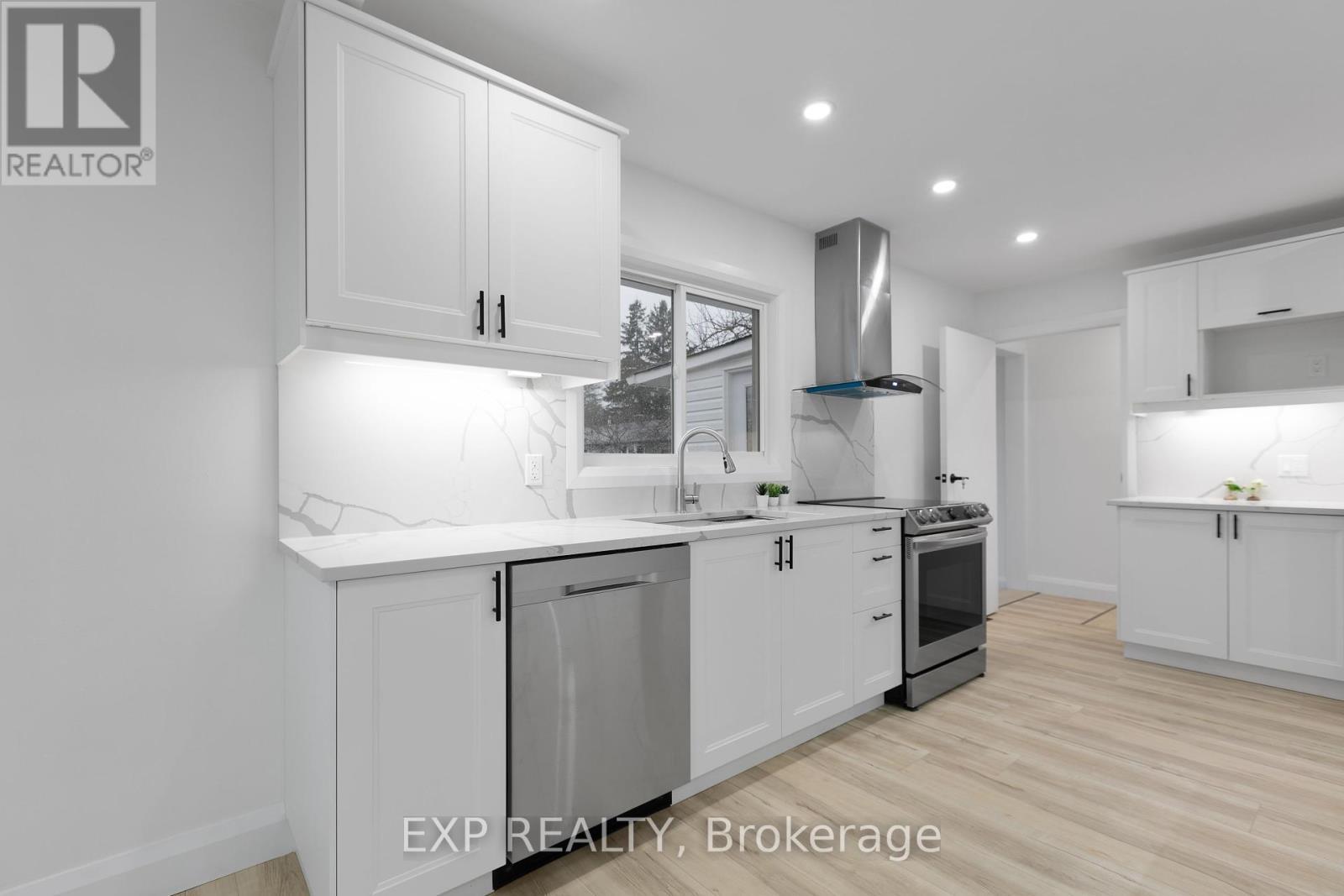 












12 BARRHAVEN CRESCENT

,
Ottawa,




Ontario
K2J1E8

