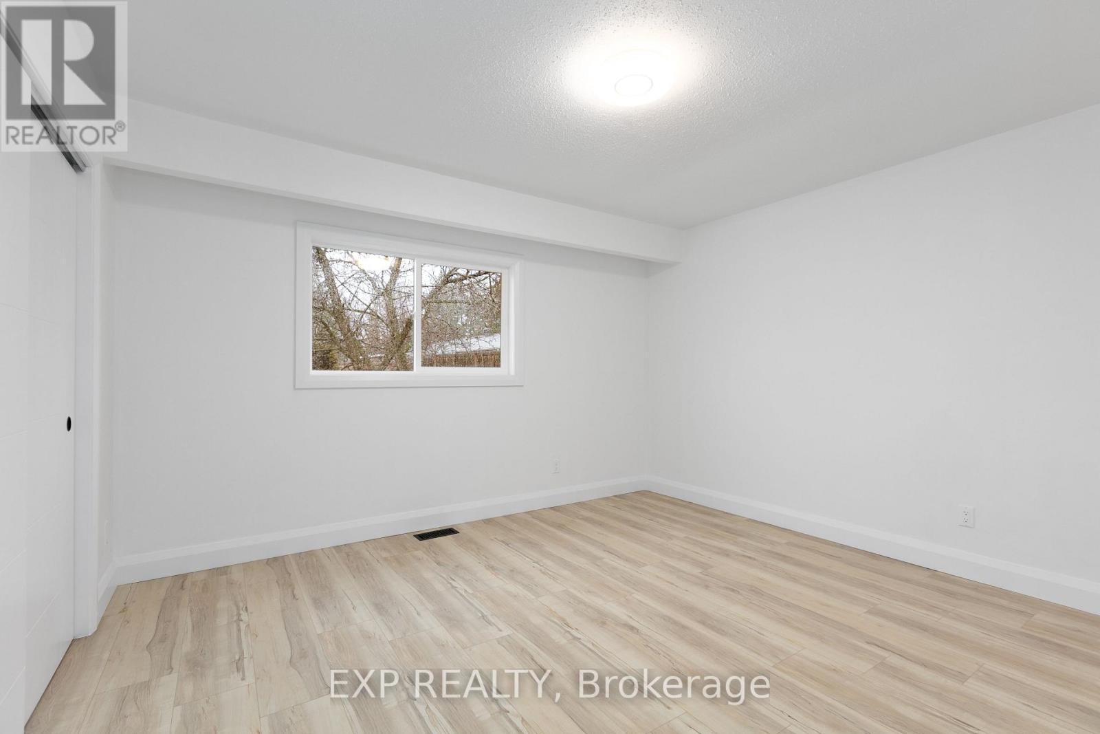












12 BARRHAVEN CRESCENT

,
Ottawa,




Ontario
K2J1E8

