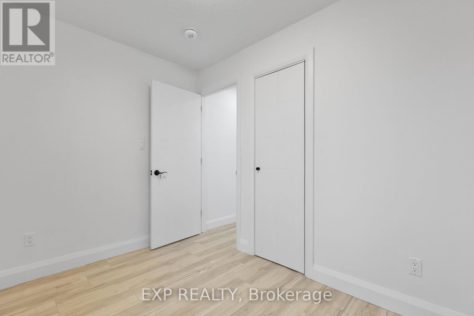 












12 BARRHAVEN CRESCENT

,
Ottawa,




Ontario
K2J1E8

