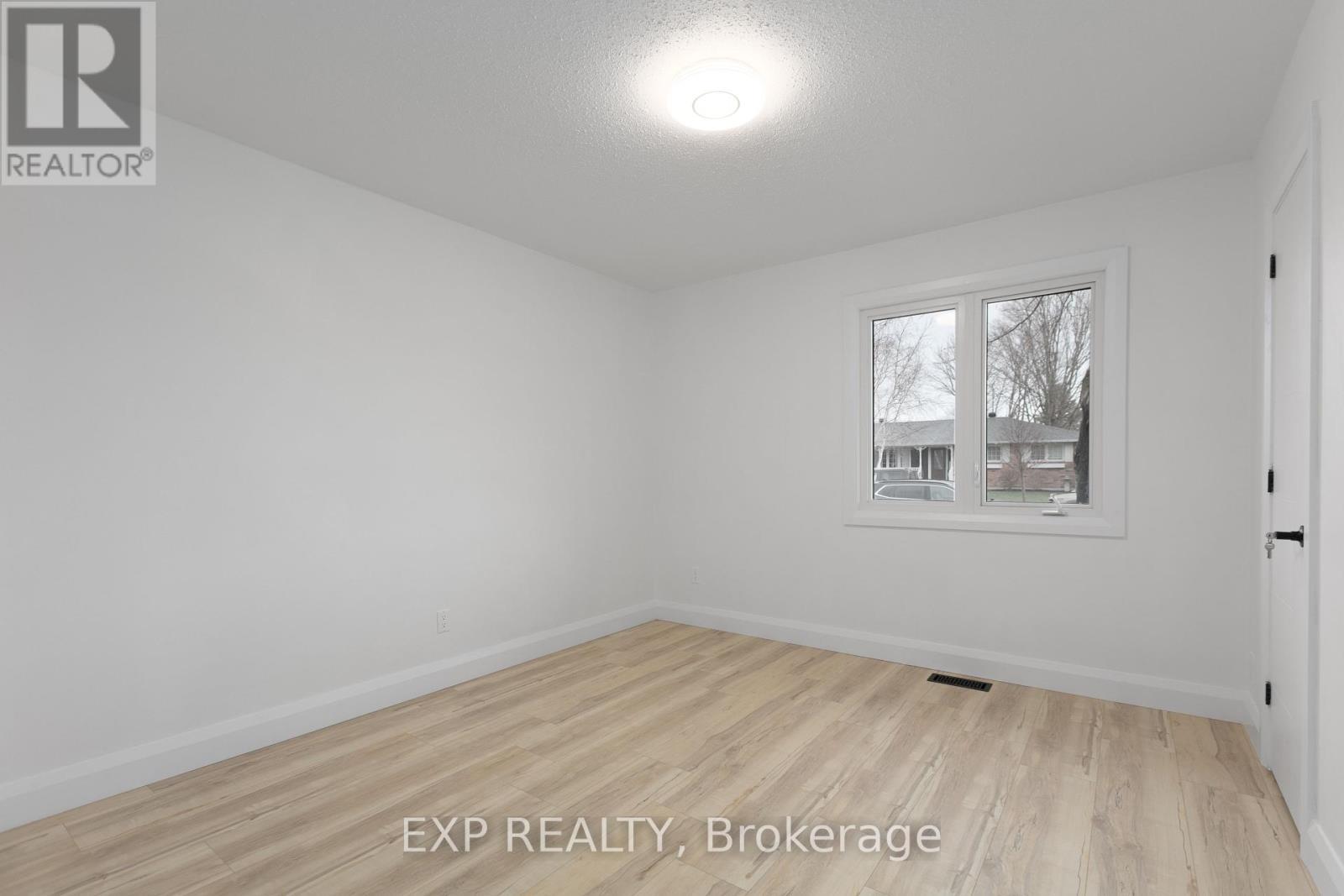 












12 BARRHAVEN CRESCENT

,
Ottawa,




Ontario
K2J1E8

