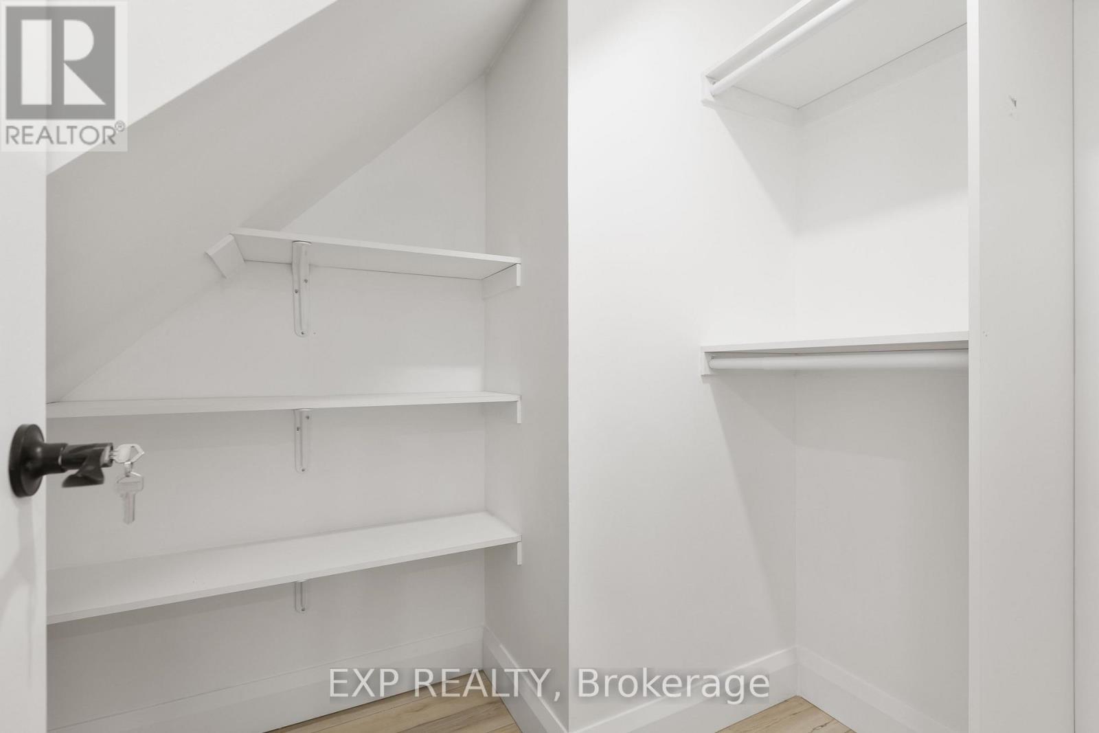 












12 BARRHAVEN CRESCENT

,
Ottawa,




Ontario
K2J1E8

