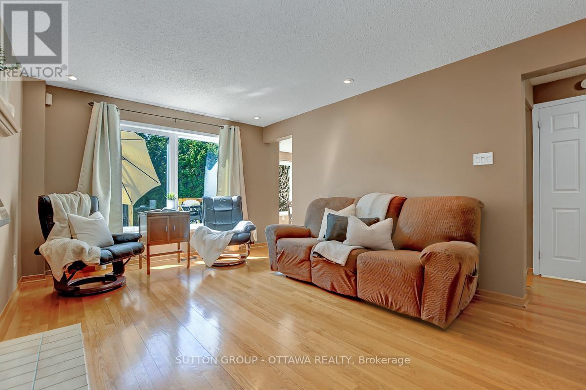 












1016 DEAUVILLE CRESCENT

,
Ottawa,




Ontario
K1C5M6

