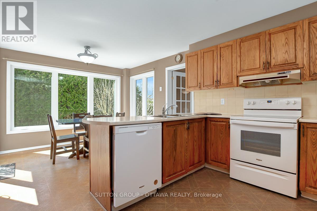 












1016 DEAUVILLE CRESCENT

,
Ottawa,




Ontario
K1C5M6

