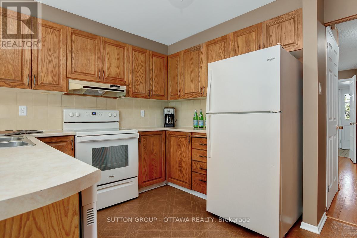 












1016 DEAUVILLE CRESCENT

,
Ottawa,




Ontario
K1C5M6

