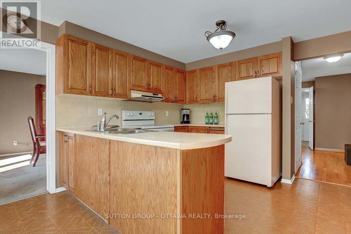 












1016 DEAUVILLE CRESCENT

,
Ottawa,




Ontario
K1C5M6

