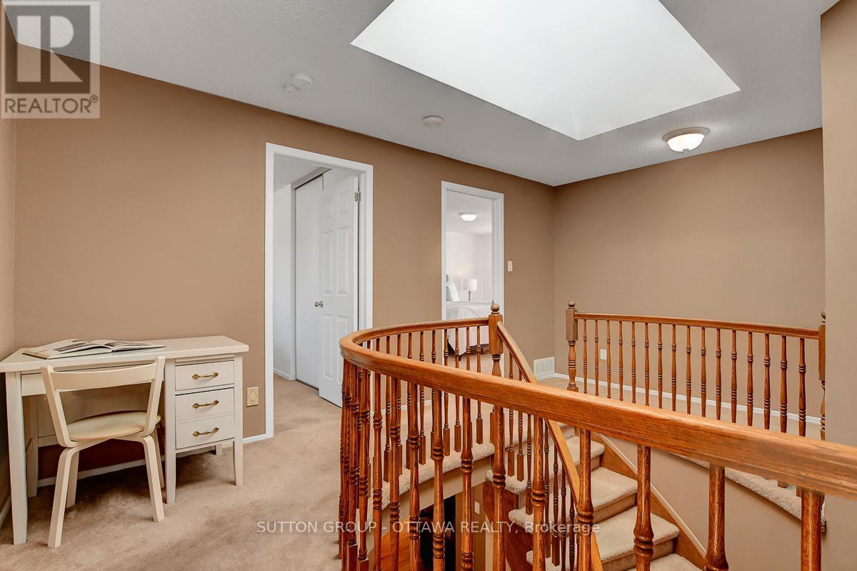 












1016 DEAUVILLE CRESCENT

,
Ottawa,




Ontario
K1C5M6

