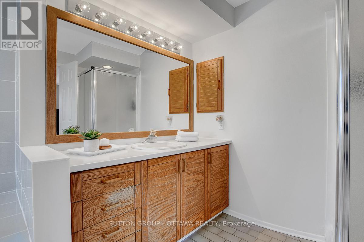 












1016 DEAUVILLE CRESCENT

,
Ottawa,




Ontario
K1C5M6

