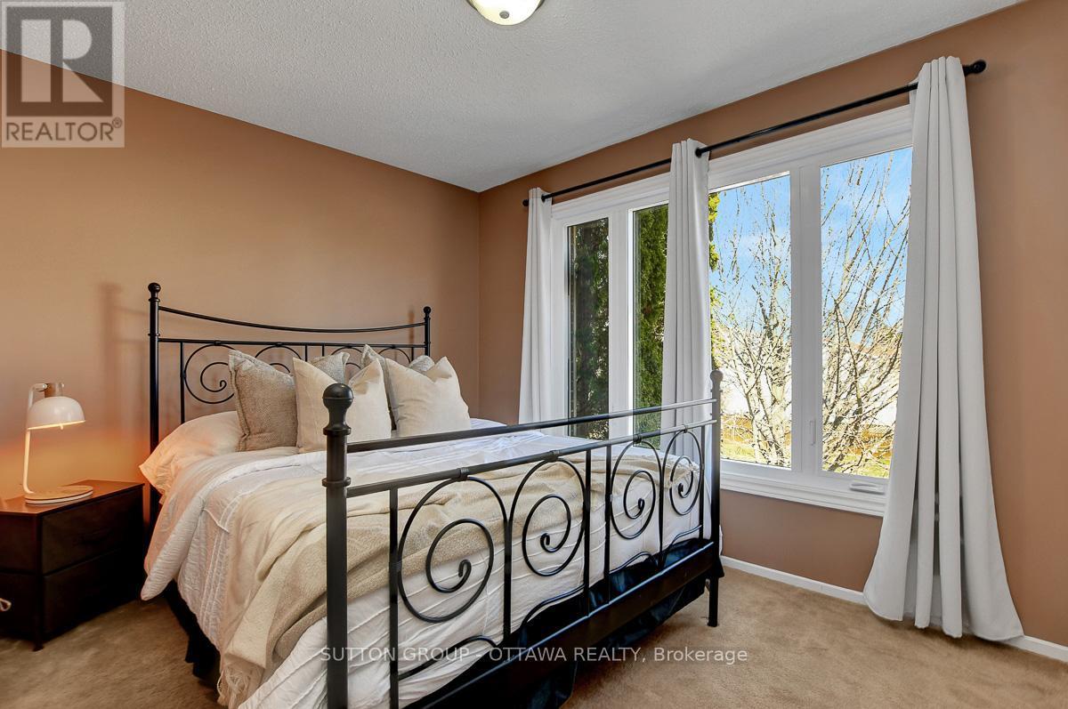 












1016 DEAUVILLE CRESCENT

,
Ottawa,




Ontario
K1C5M6

