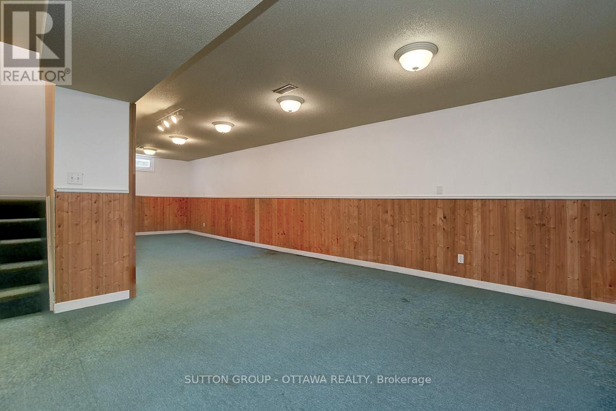 












1016 DEAUVILLE CRESCENT

,
Ottawa,




Ontario
K1C5M6

