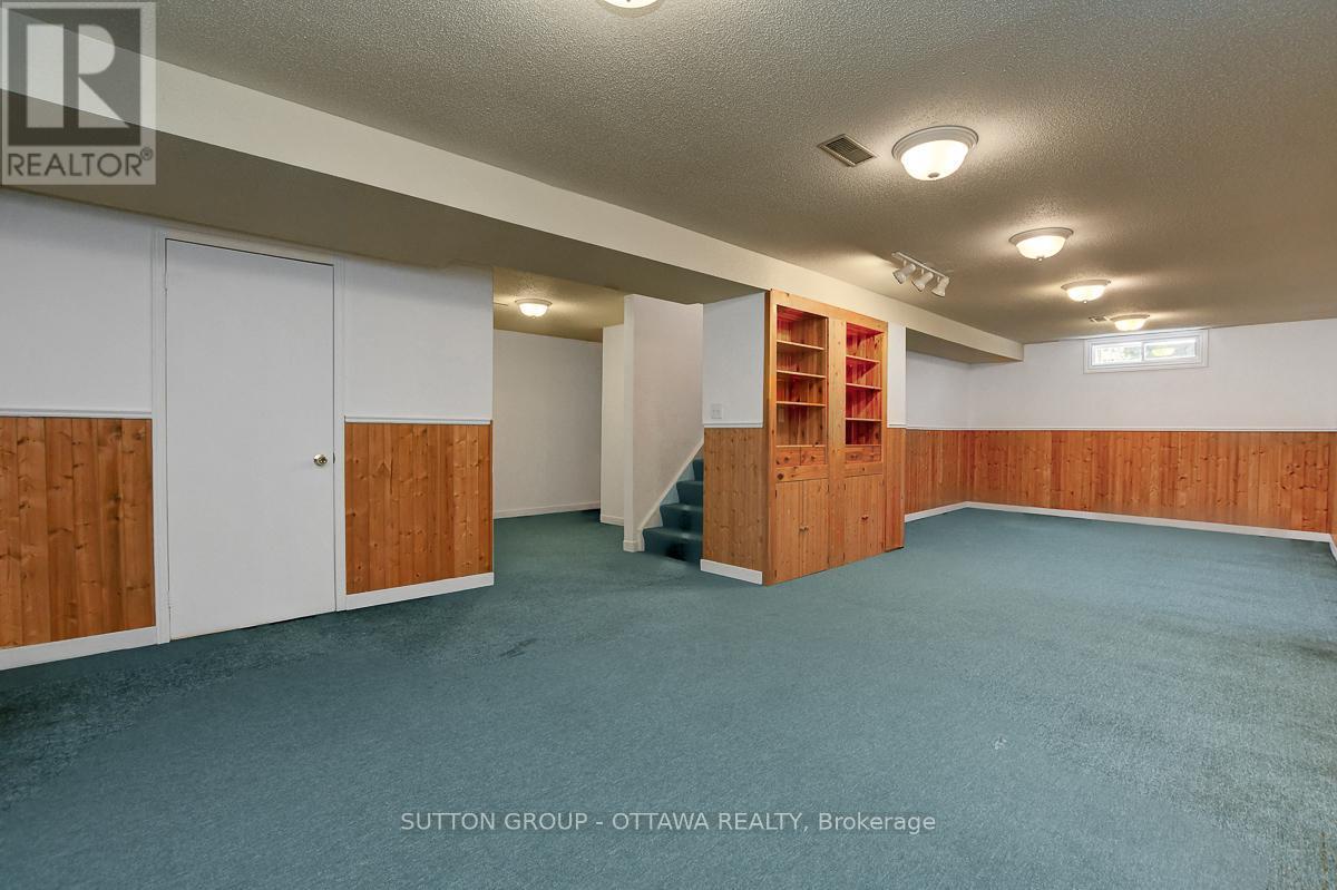 












1016 DEAUVILLE CRESCENT

,
Ottawa,




Ontario
K1C5M6


