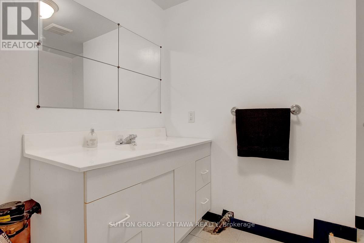 












1016 DEAUVILLE CRESCENT

,
Ottawa,




Ontario
K1C5M6

