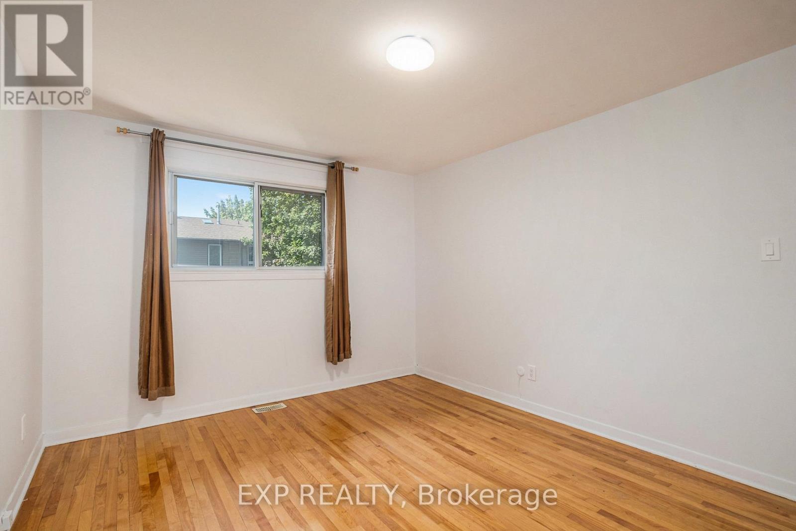












910 WATSON STREET

,
Ottawa,




Ontario
K2B6B9

