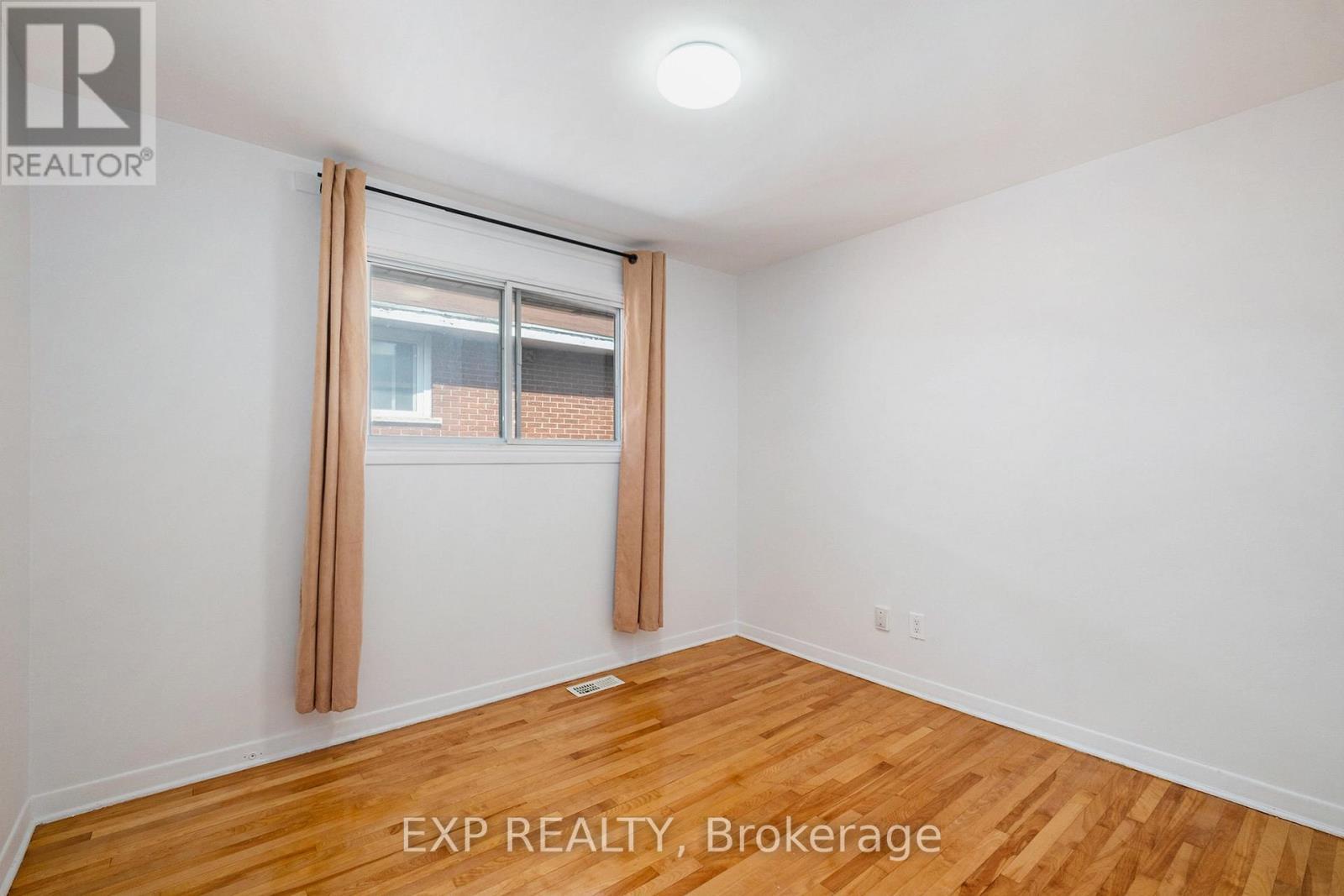 












910 WATSON STREET

,
Ottawa,




Ontario
K2B6B9

