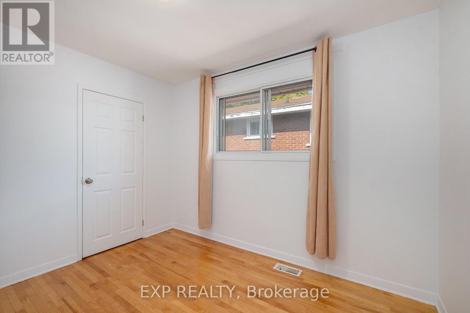 












910 WATSON STREET

,
Ottawa,




Ontario
K2B6B9

