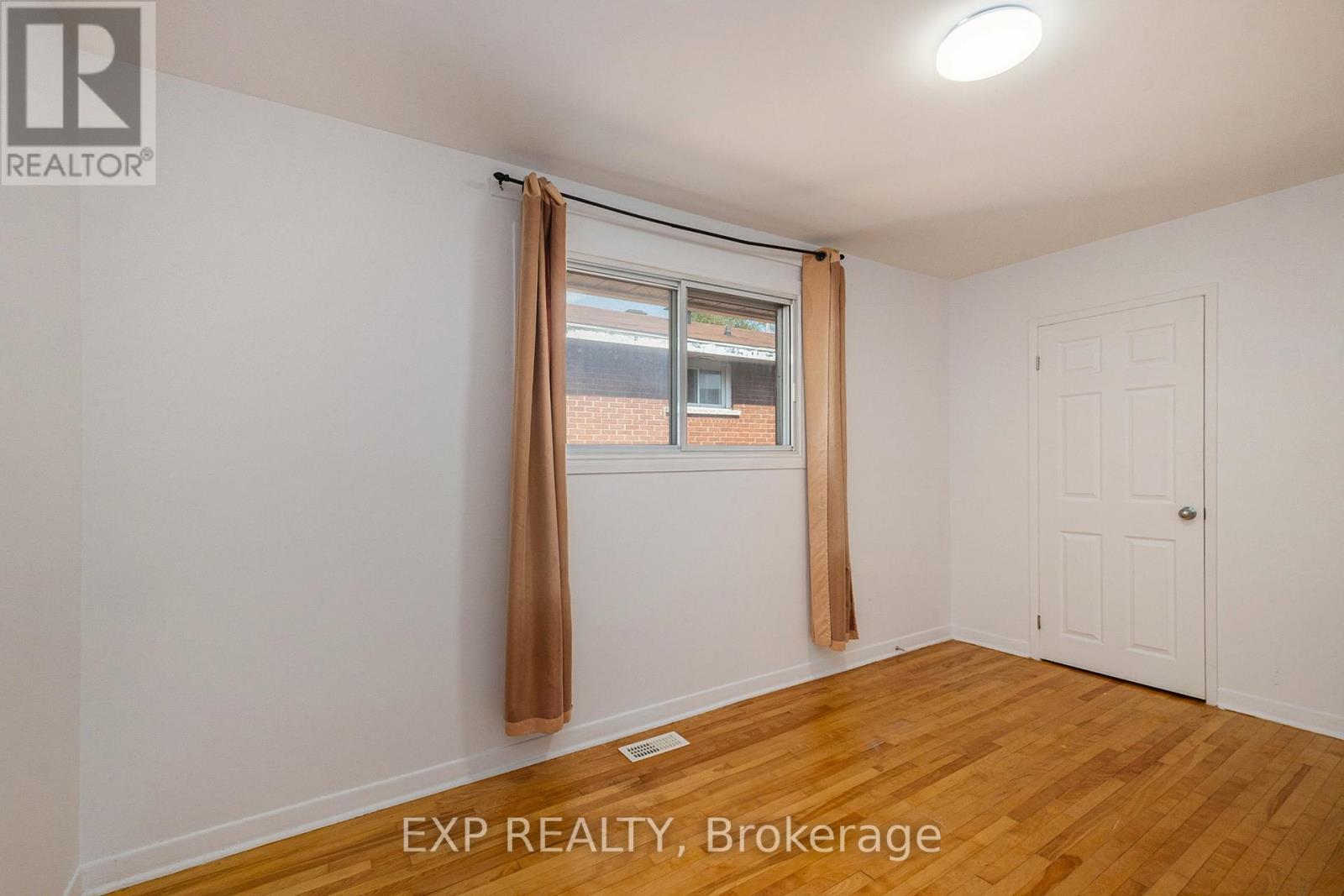 












910 WATSON STREET

,
Ottawa,




Ontario
K2B6B9

