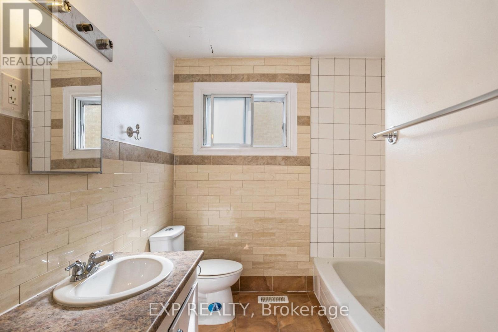 












910 WATSON STREET

,
Ottawa,




Ontario
K2B6B9


