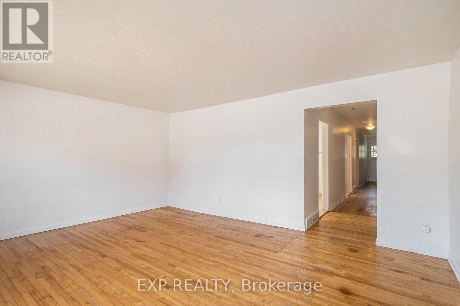 












910 WATSON STREET

,
Ottawa,




Ontario
K2B6B9

