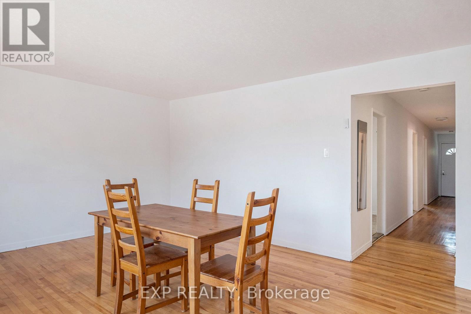 












910 WATSON STREET

,
Ottawa,




Ontario
K2B6B9

