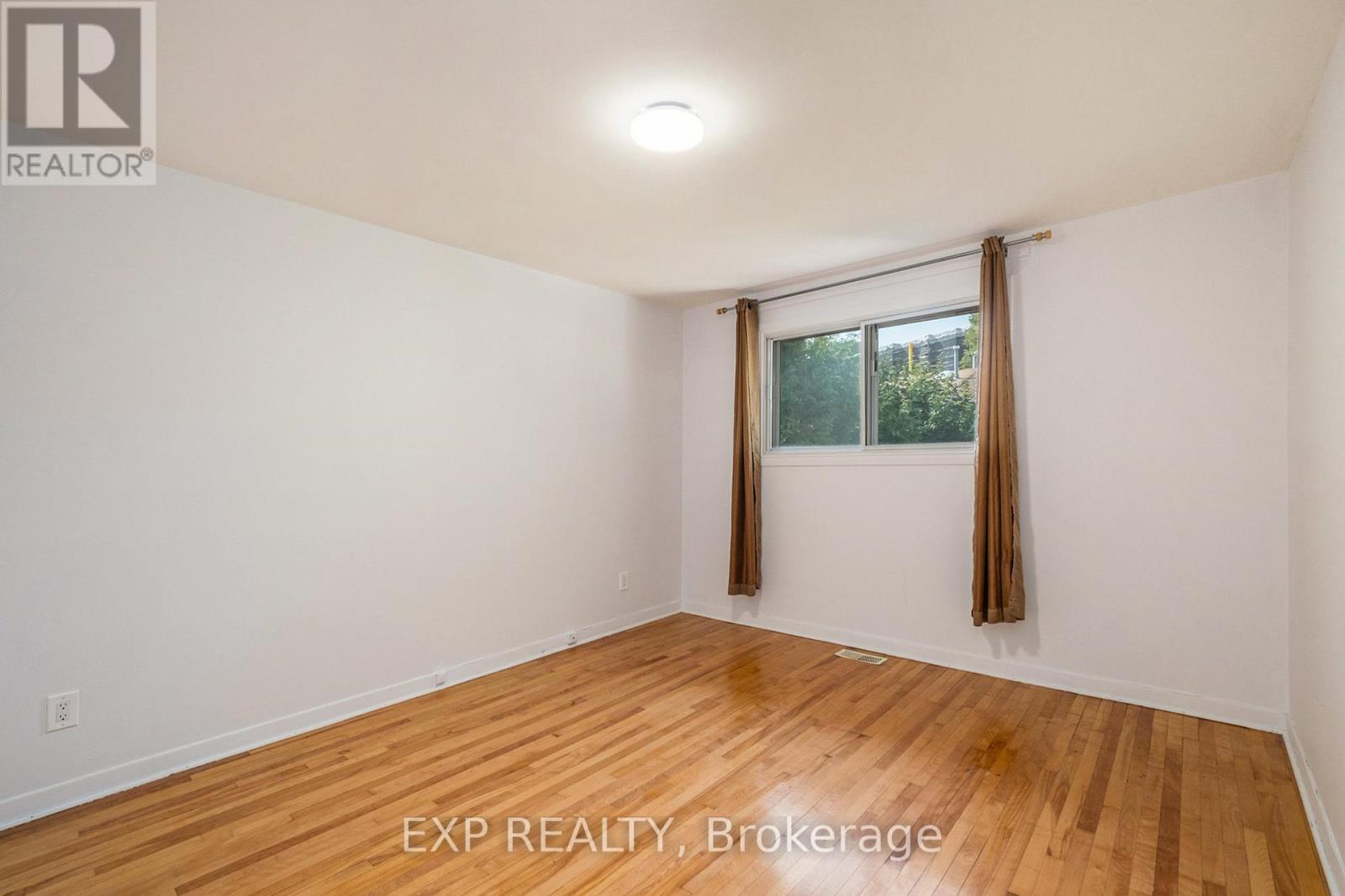 












910 WATSON STREET

,
Ottawa,




Ontario
K2B6B9

