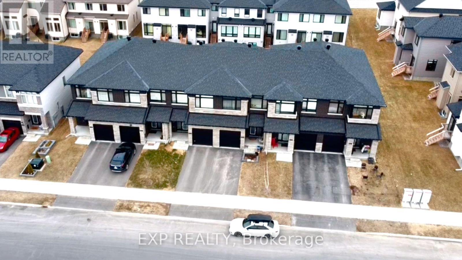 












926 BRIAN GOOD AVENUE

,
Ottawa,




Ontario
K4M0N7

