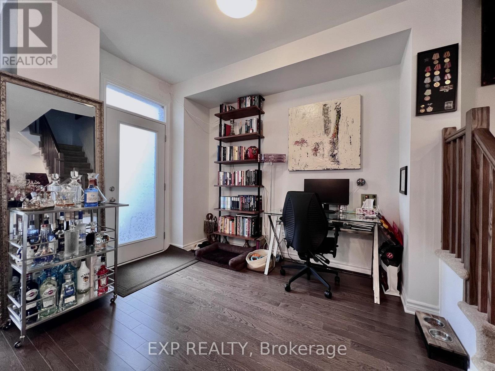












926 BRIAN GOOD AVENUE

,
Ottawa,




Ontario
K4M0N7

