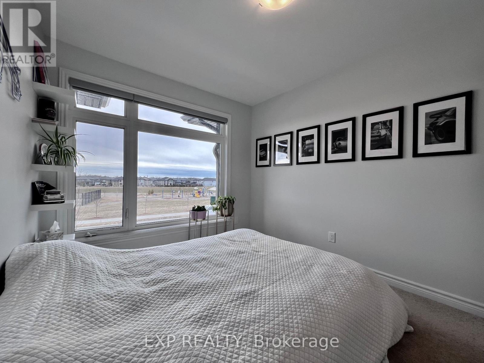 












926 BRIAN GOOD AVENUE

,
Ottawa,




Ontario
K4M0N7

