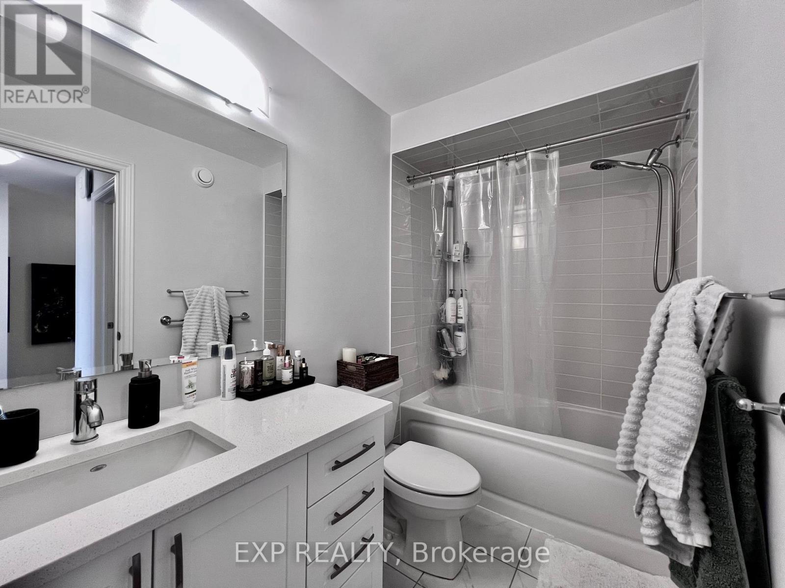 












926 BRIAN GOOD AVENUE

,
Ottawa,




Ontario
K4M0N7

