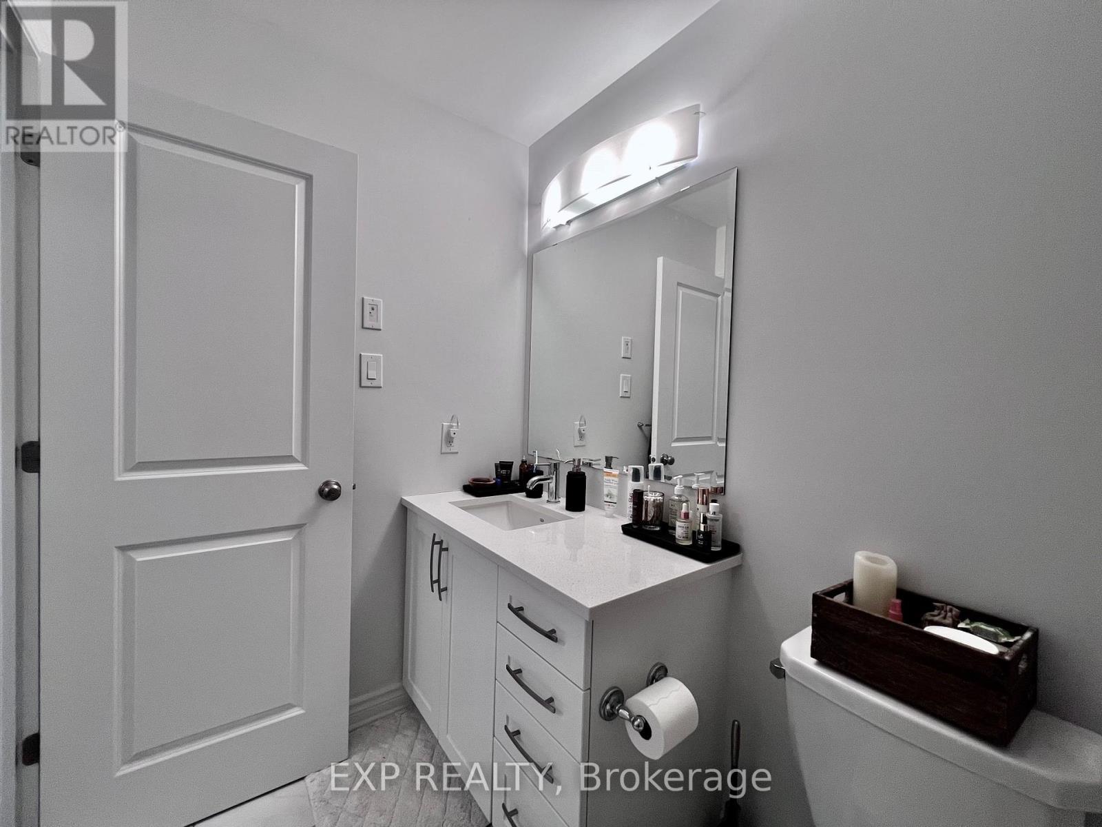 












926 BRIAN GOOD AVENUE

,
Ottawa,




Ontario
K4M0N7

